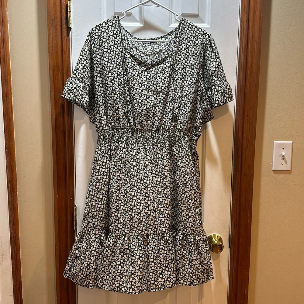 ▪️PRETTYGARDEN Summer Boho Dress Casual Short Sleeve Tie VNeck Ruffle Mini Dress